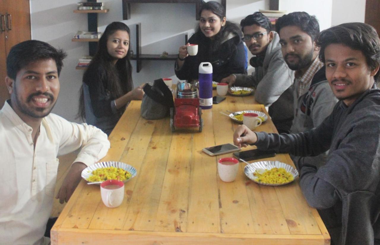 Bunkmates Hostel New Delhi Bagian luar foto