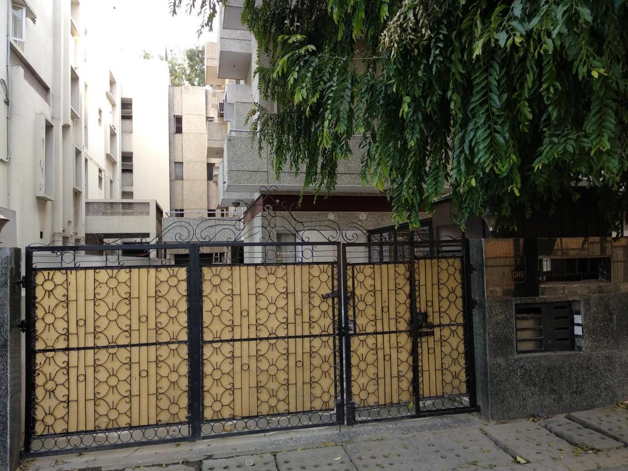 Bunkmates Hostel New Delhi Bagian luar foto