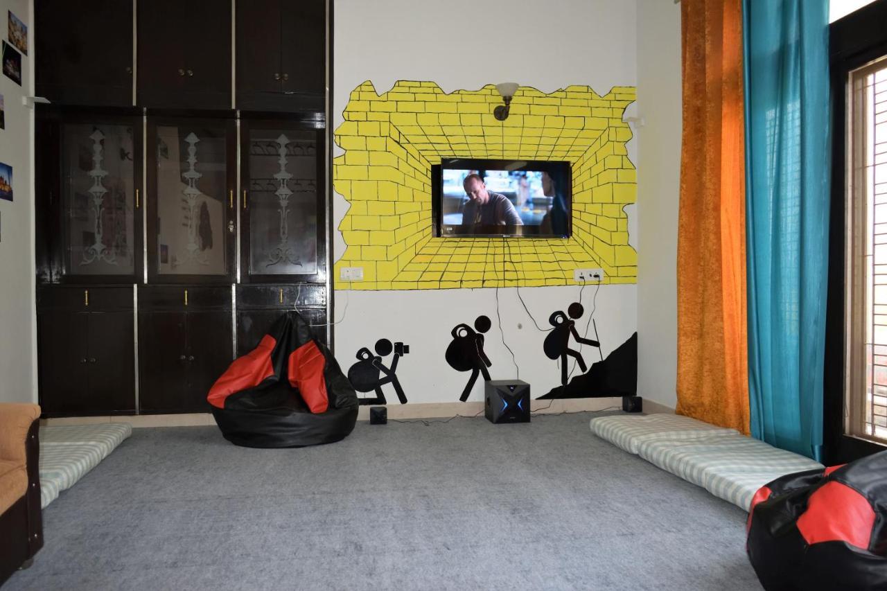 Bunkmates Hostel New Delhi Bagian luar foto