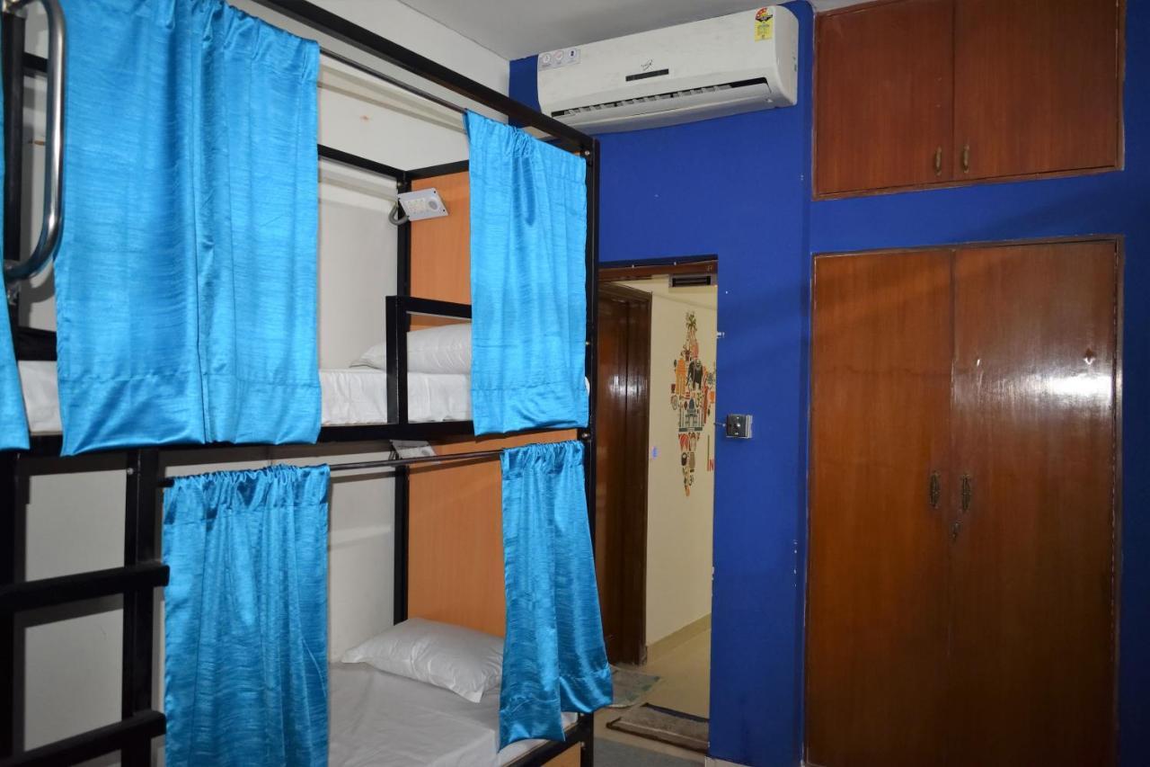 Bunkmates Hostel New Delhi Bagian luar foto