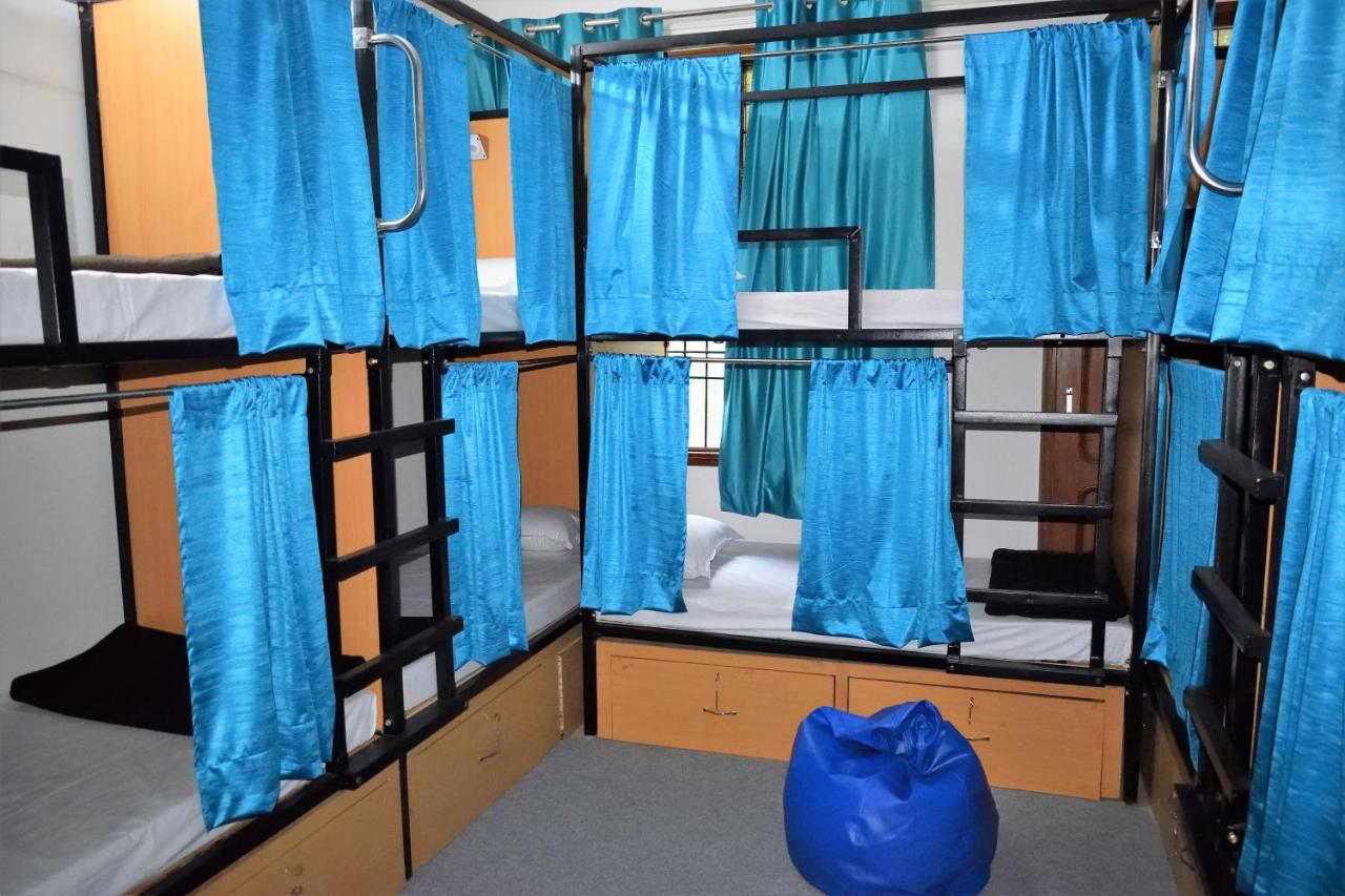Bunkmates Hostel New Delhi Bagian luar foto