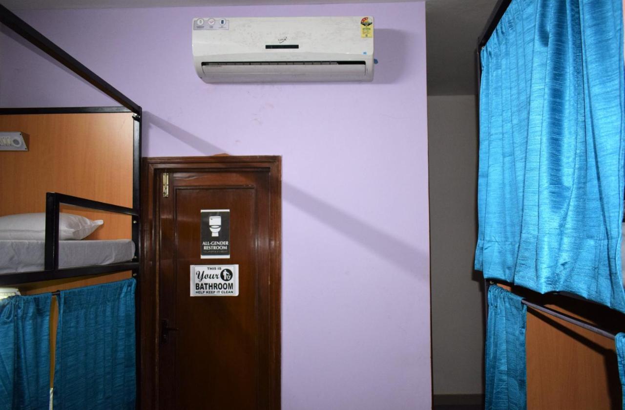 Bunkmates Hostel New Delhi Bagian luar foto