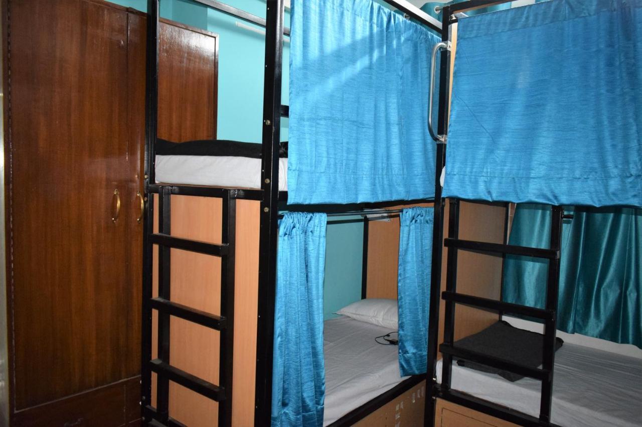Bunkmates Hostel New Delhi Bagian luar foto