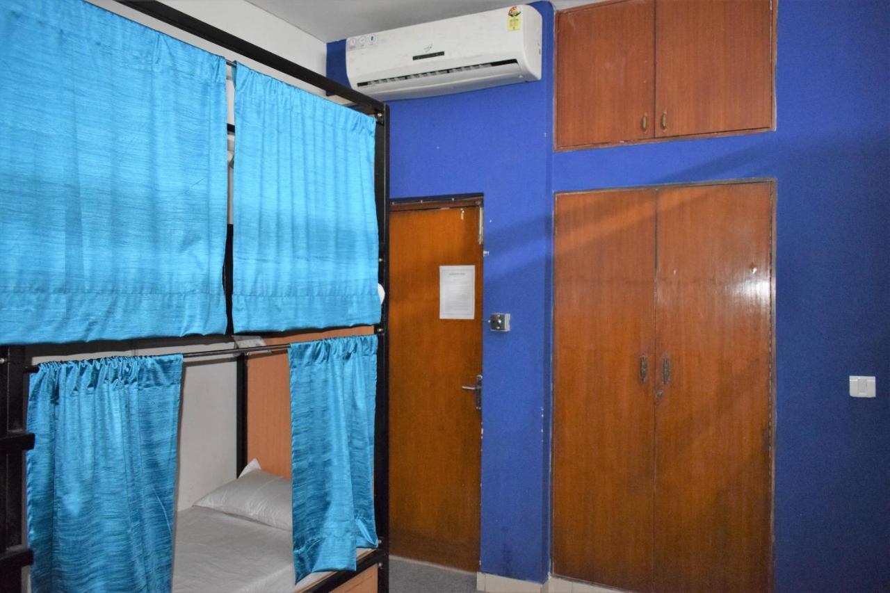 Bunkmates Hostel New Delhi Bagian luar foto