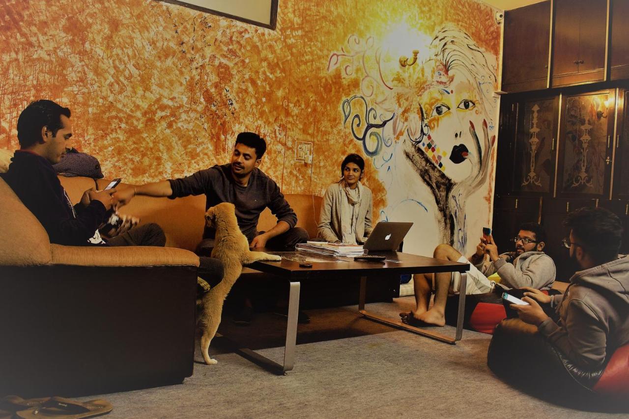 Bunkmates Hostel New Delhi Bagian luar foto