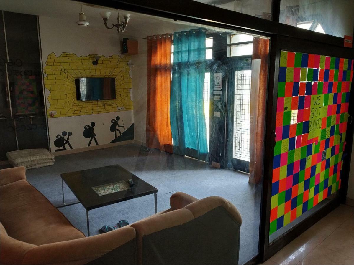 Bunkmates Hostel New Delhi Bagian luar foto