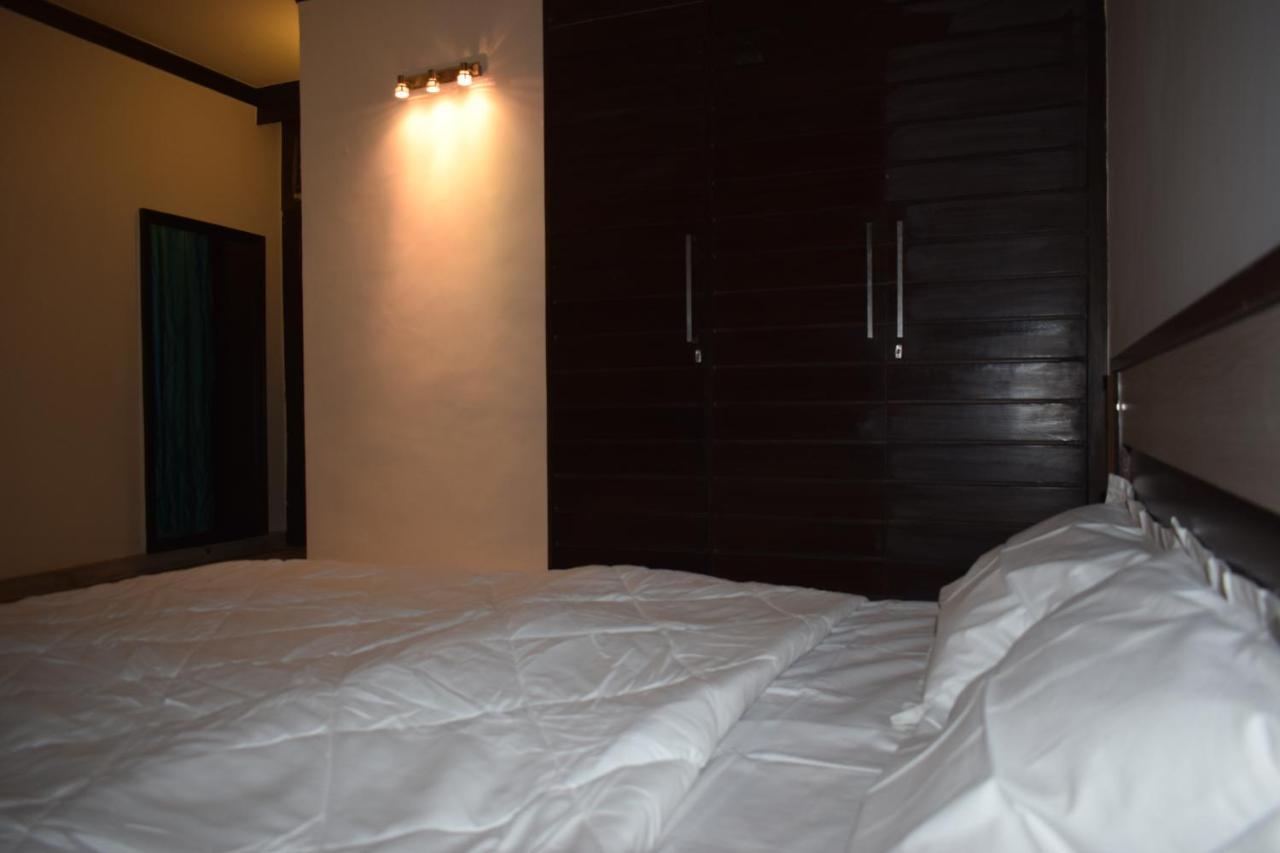 Bunkmates Hostel New Delhi Bagian luar foto