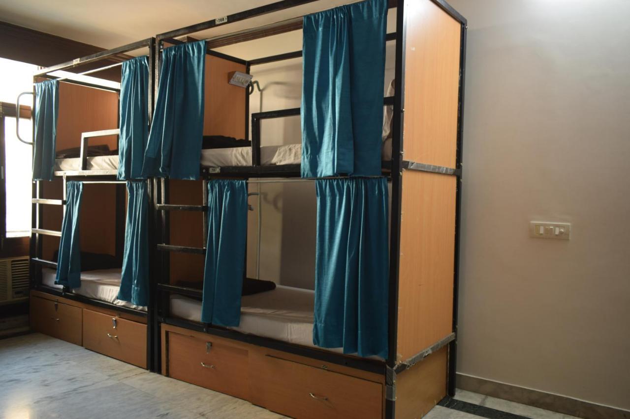Bunkmates Hostel New Delhi Bagian luar foto