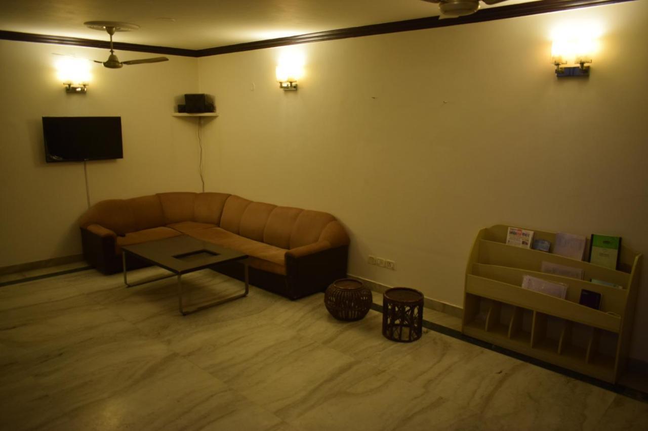 Bunkmates Hostel New Delhi Bagian luar foto