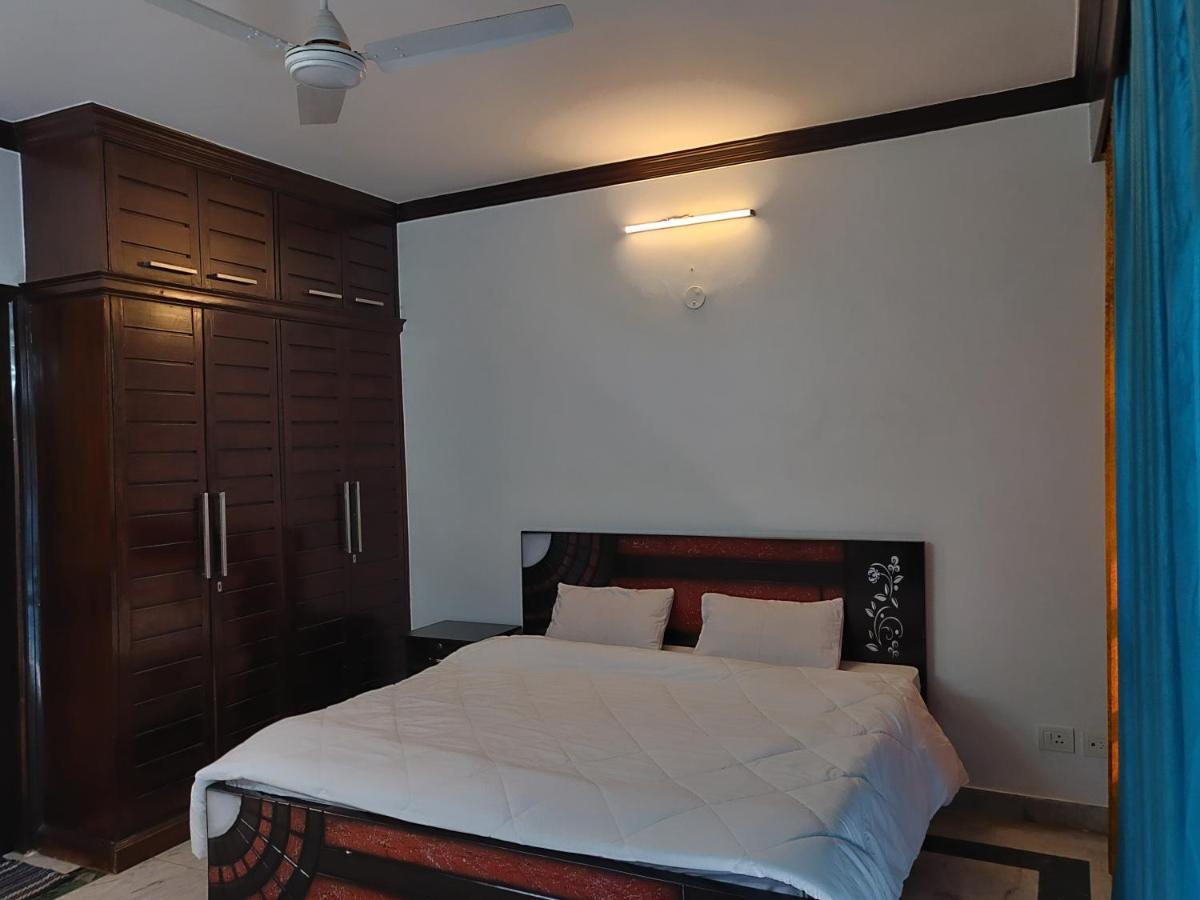 Bunkmates Hostel New Delhi Bagian luar foto