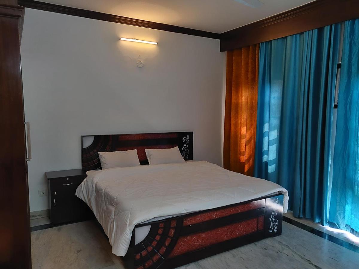 Bunkmates Hostel New Delhi Bagian luar foto