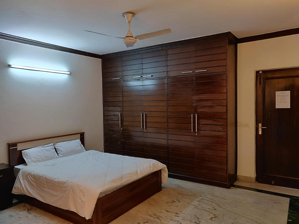 Bunkmates Hostel New Delhi Bagian luar foto